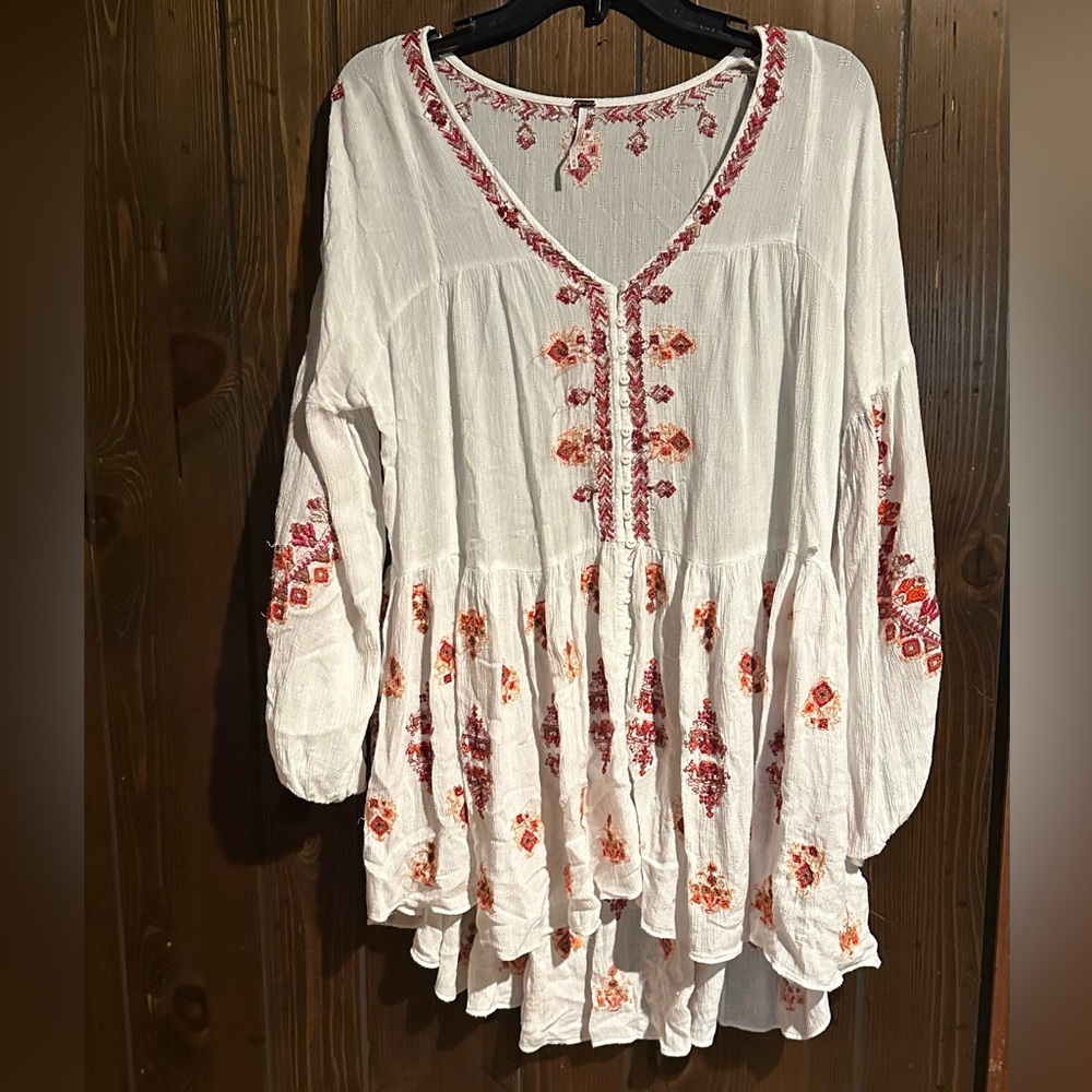 Free People | Ivory Embroidered Long Sleeve V Neck | Size Medium